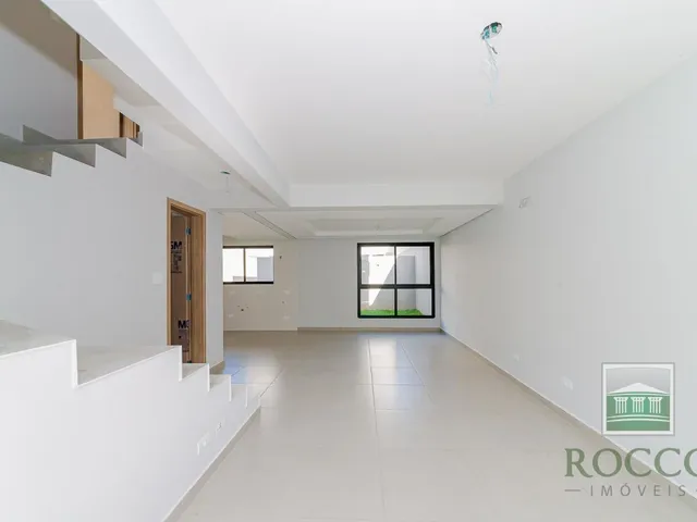 Casa com 976m² 3 quartos e 5 banheiros, à venda, no bairro Santa Felicidade em Curitiba