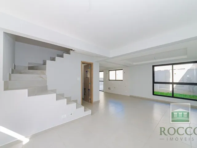 Casa com 976m² 3 quartos e 5 banheiros, à venda, no bairro Santa Felicidade em Curitiba