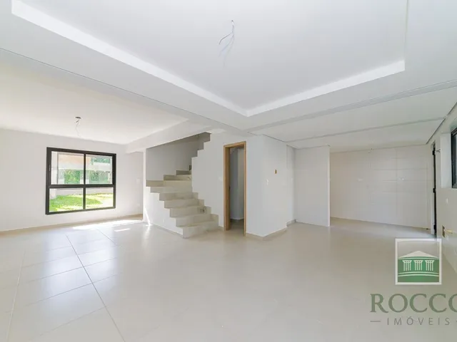 Casa com 976m² 3 quartos e 5 banheiros, à venda, no bairro Santa Felicidade em Curitiba