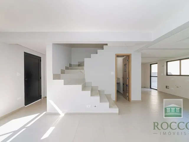 Casa com 976m² 3 quartos e 5 banheiros, à venda, no bairro Santa Felicidade em Curitiba