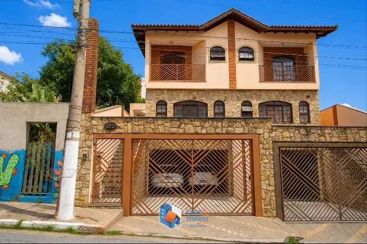 Sobrado, 3 quartos, 200 m² - Foto 1