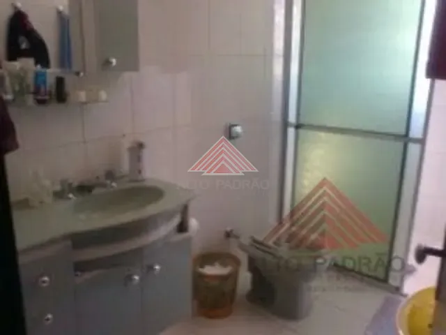 Sobrado 4 quartos e 2 banheiros, à venda, no bairro Jardim Mauá em Mauá