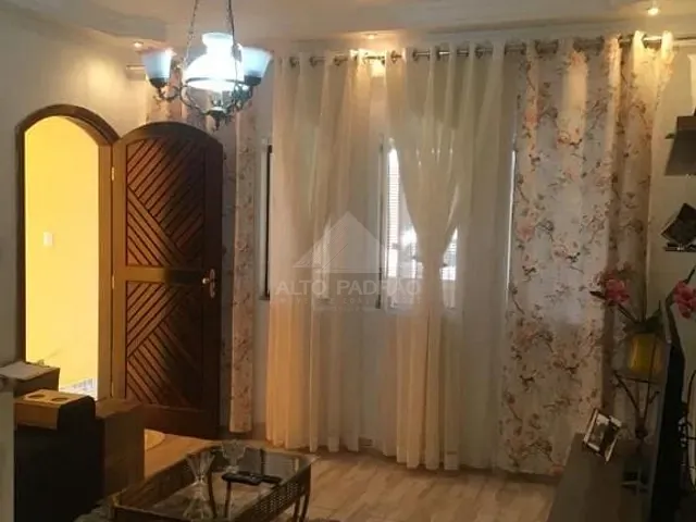 Sobrado com 150m² 3 quartos e 2 banheiros, à venda, no bairro Vila Nossa Senhora das Vitórias em Mauá