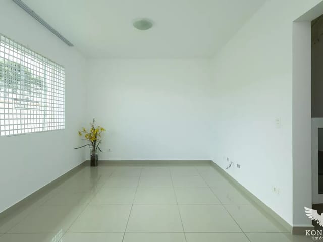 Casa com 132m² 3 quartos e 3 banheiros, para alugar, no bairro São Braz em Curitiba