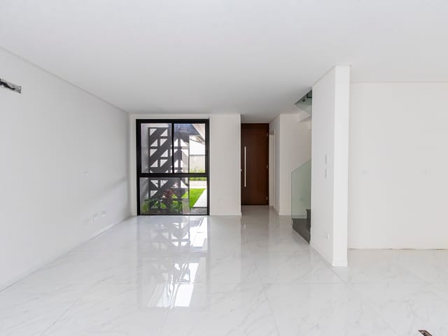 Sobrado com 148m² 3 quartos e 4 banheiros, à venda, no bairro Santa Felicidade em Curitiba
