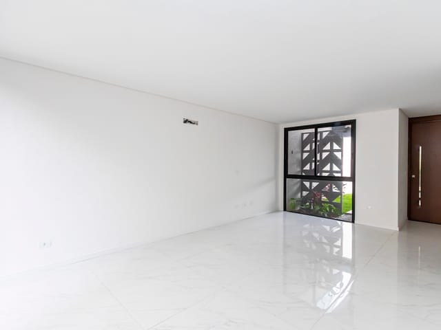 Sobrado com 148m² 3 quartos e 4 banheiros, à venda, no bairro Santa Felicidade em Curitiba