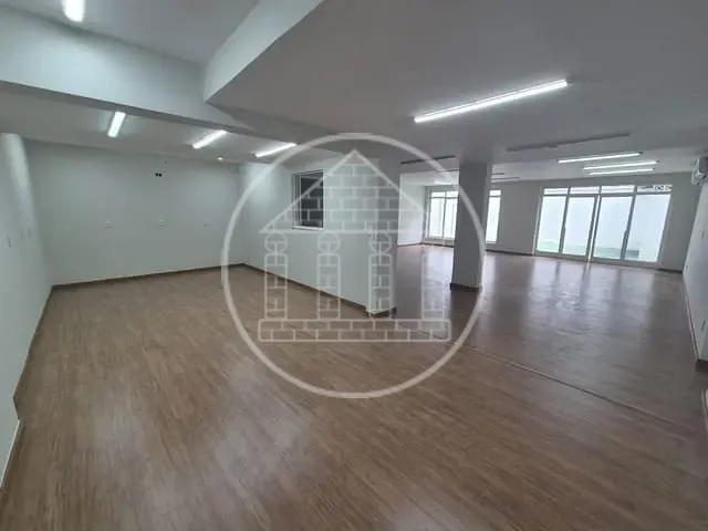 Sobrado com 397m², para alugar, no bairro Santo Amaro em São Paulo
