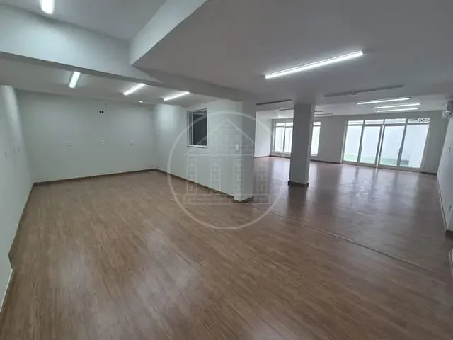 Sobrado com 397m², para alugar, no bairro Santo Amaro em São Paulo