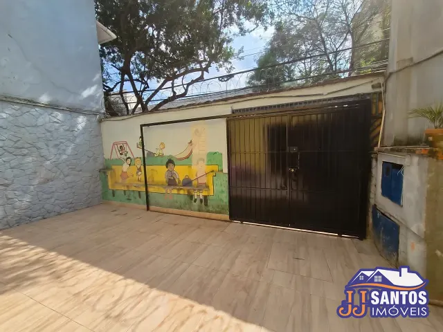 Sobrado com 300m² 8 quartos e 4 banheiros, para alugar, no bairro Pari em São Paulo