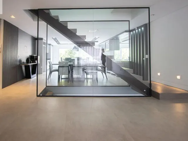 Casa com 210m² 3 quartos e 5 banheiros, à venda, no bairro Bacacheri em Curitiba