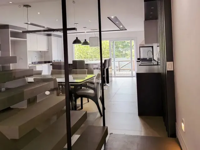 Sobrado com 210m² 3 quartos e 4 banheiros, à venda, no bairro Bacacheri em Curitiba