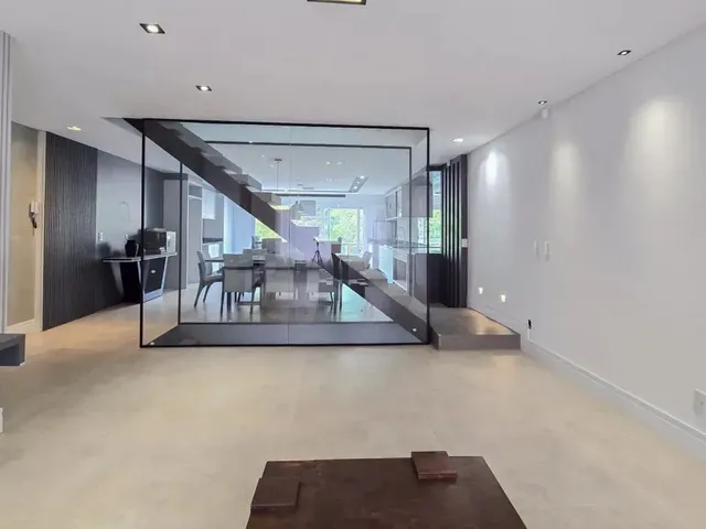 Casa com 210m² 3 quartos e 5 banheiros, à venda, no bairro Bacacheri em Curitiba