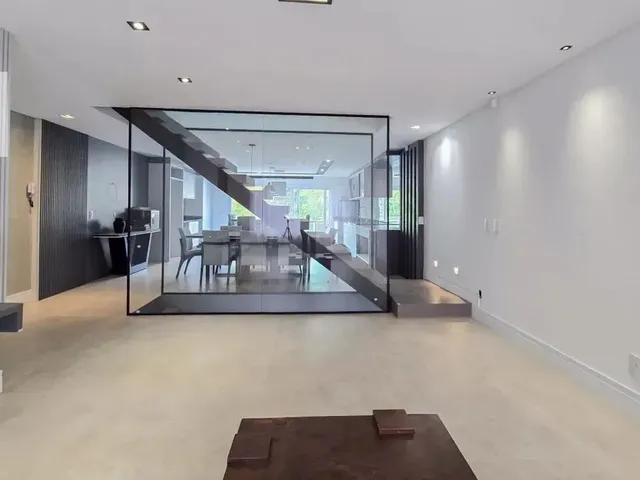 Sobrado com 210m² 3 quartos e 4 banheiros, à venda, no bairro Bacacheri em Curitiba