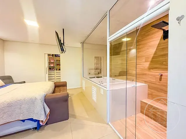 Sobrado com 270m² 4 quartos e 5 banheiros, à venda, no bairro Jardim Iporã em São Paulo