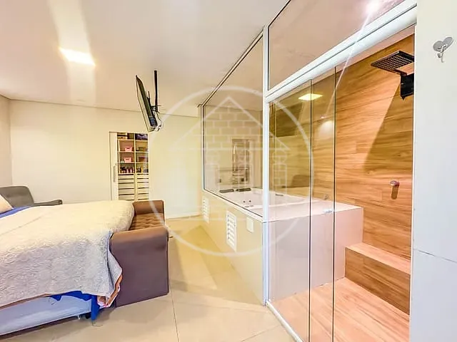 Sobrado com 270m² 4 quartos e 5 banheiros, à venda, no bairro Jardim Iporã em São Paulo