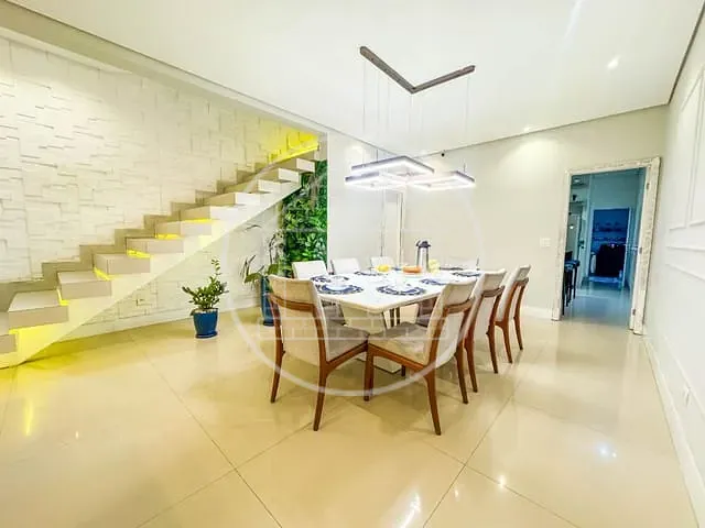 Sobrado com 270m² 4 quartos e 5 banheiros, à venda, no bairro Jardim Iporã em São Paulo