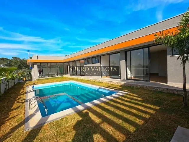Sobrado com 547m² 4 quartos e 3 banheiros, à venda, no bairro Paisagem Renoir em Cotia