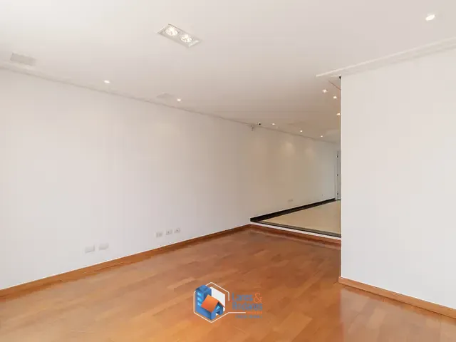 Sobrado com 260m² 4 quartos e 4 banheiros, à venda, no bairro Vila Brasílio Machado em São Paulo