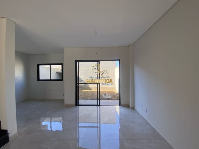 Sobrado com 113m² 3 quartos e 4 banheiros, à venda, no bairro Xaxim em Curitiba