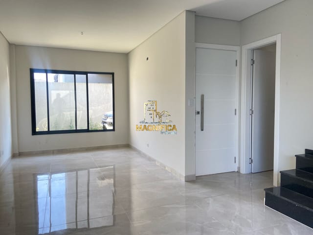 Sobrado com 113m² 3 quartos e 4 banheiros, à venda, no bairro Xaxim em Curitiba