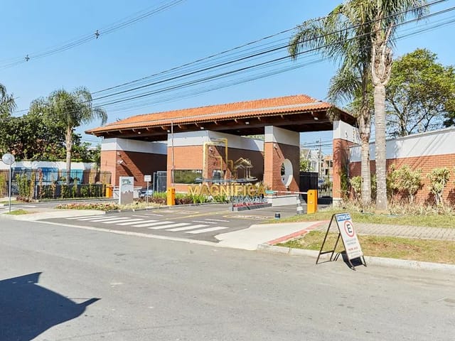 Sobrado com 128m² 3 quartos e 5 banheiros, à venda, no bairro Pinheirinho em Curitiba