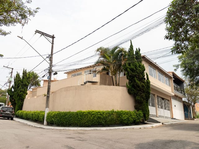 Sobrado com 290m² 3 quartos e 6 banheiros, à venda, no bairro Jardim Icaraí em São Paulo