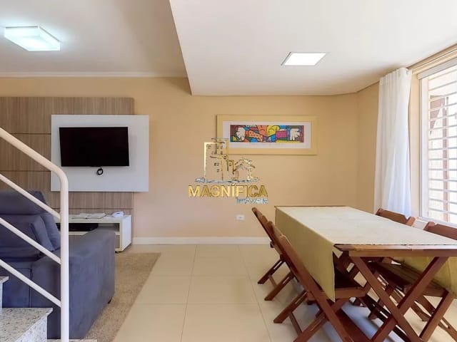 Casa 3 quartos e 4 banheiros, à venda, no bairro Xaxim em Curitiba