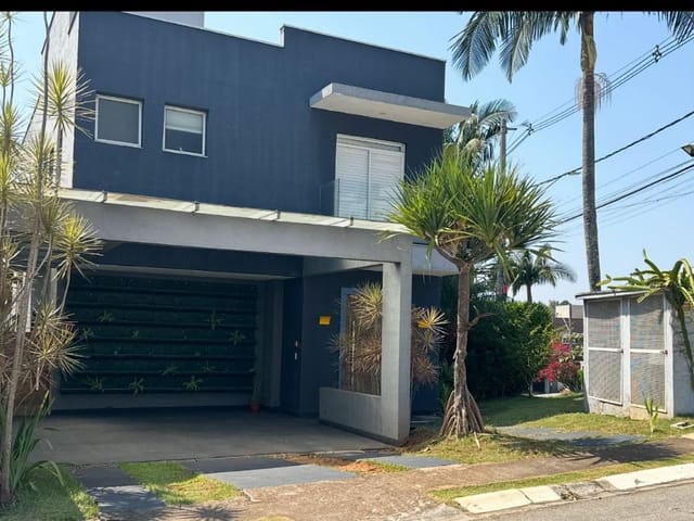 Sobrado com 350m² 3 quartos e 1 banheiro, à venda, no bairro Moinho Velho em Cotia