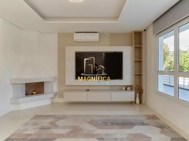 Casa 3 quartos e 5 banheiros, à venda, no bairro Mercês em Curitiba