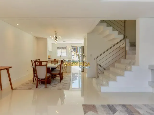 Casa 3 quartos e 5 banheiros, à venda, no bairro Mercês em Curitiba