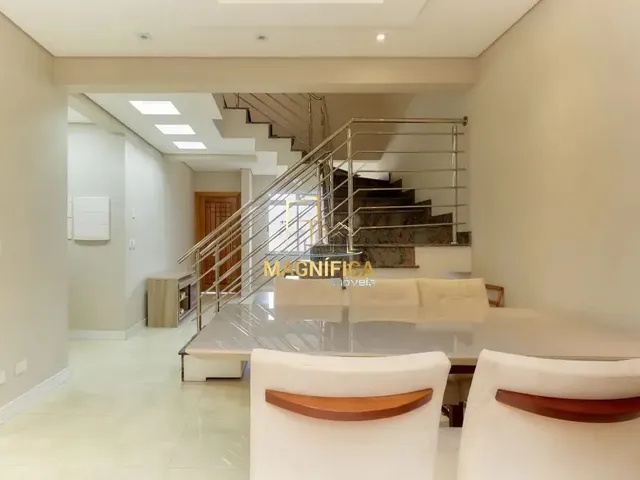 Sobrado 3 quartos e 3 banheiros, à venda, no bairro Xaxim em Curitiba