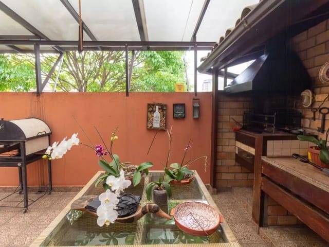 Sobrado com 177m² 3 quartos e 1 banheiro, à venda, no bairro Vila Ipojuca em São Paulo
