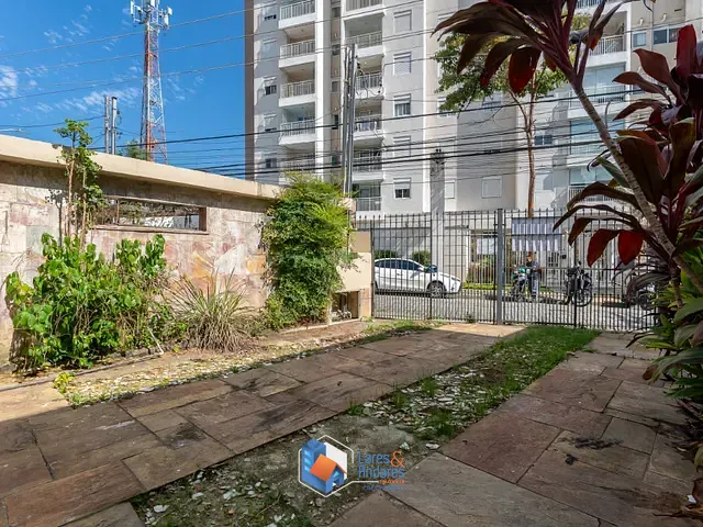 Sobrado com 239m² 4 quartos e 3 banheiros, à venda, no bairro Santo Amaro em São Paulo
