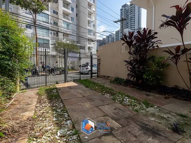 Sobrado com 239m² 4 quartos e 3 banheiros, à venda, no bairro Santo Amaro em São Paulo