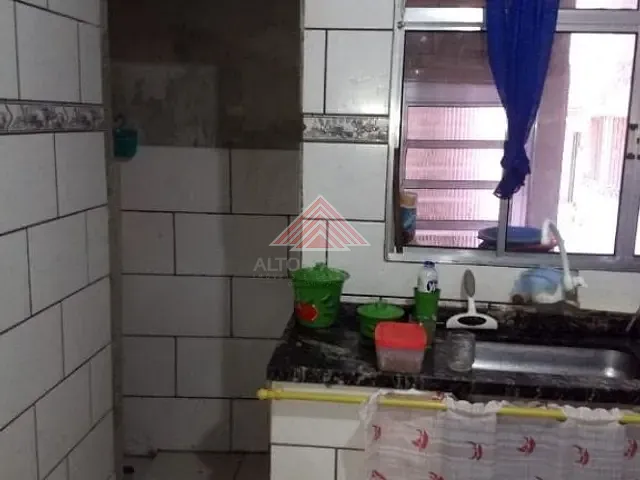 Sobrado com 153m² 3 quartos e 1 banheiro, à venda, no bairro Vila Santa Rosa em Mauá