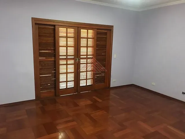 Sobrado com 125m² 5 quartos e 4 banheiros, à venda, no bairro Parque São Vicente em Mauá