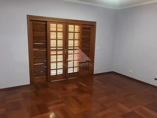 Sobrado com 125m² 5 quartos e 4 banheiros, à venda, no bairro Parque São Vicente em Mauá
