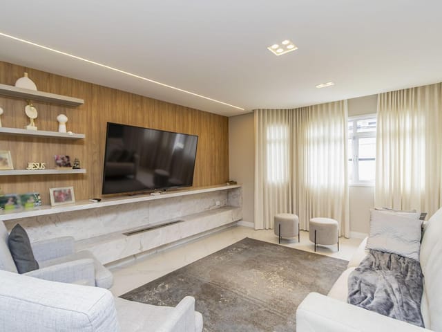 Sobrado 5 quartos e 5 banheiros, para alugar, no bairro Bairro Alto em Curitiba