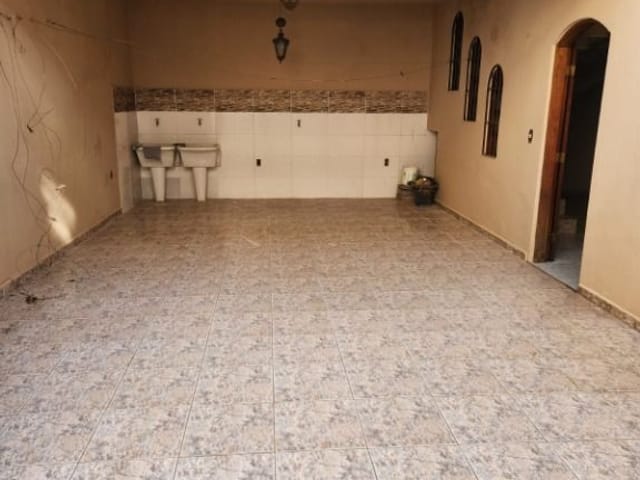 Sobrado com 250m² 4 quartos e 4 banheiros, para alugar, no bairro Jardim Maria Augusta em São Paulo