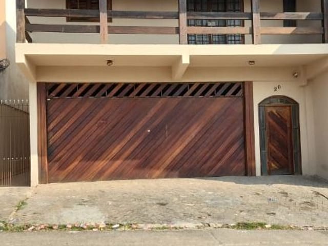 Sobrado com 250m² 4 quartos e 4 banheiros, para alugar, no bairro Jardim Maria Augusta em São Paulo