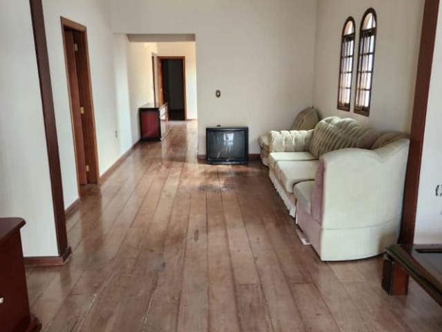 Sobrado com 250m² 4 quartos e 4 banheiros, para alugar, no bairro Jardim Maria Augusta em São Paulo