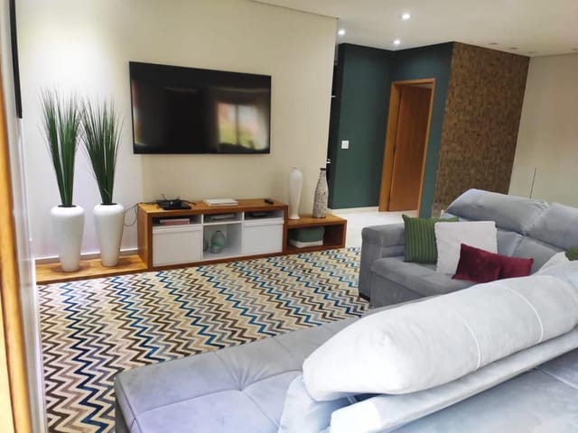 Sobrado com 560m², à venda, no bairro Jardim Nossa Senhora das Graças em Cotia