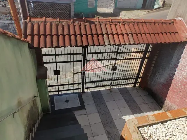 Sobrado com 125m² 3 quartos e 2 banheiros, para alugar, no bairro Jardim Aracy em Mauá