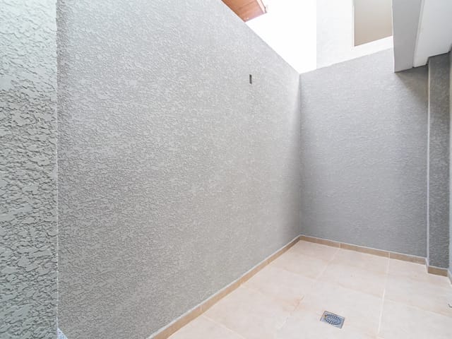 Sobrado com 177m² 3 quartos e 3 banheiros, à venda, no bairro Vista Alegre em Curitiba