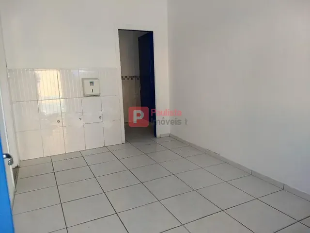 Sobrado com 300m², para alugar, no bairro Campo Belo em São Paulo