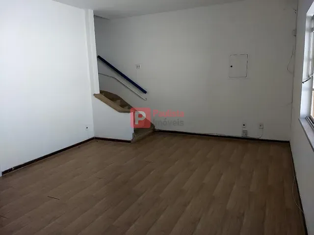 Sobrado com 300m², para alugar, no bairro Campo Belo em São Paulo