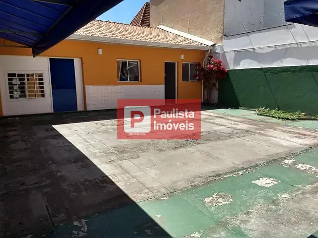 Sobrado com 300m², para alugar, no bairro Campo Belo em São Paulo