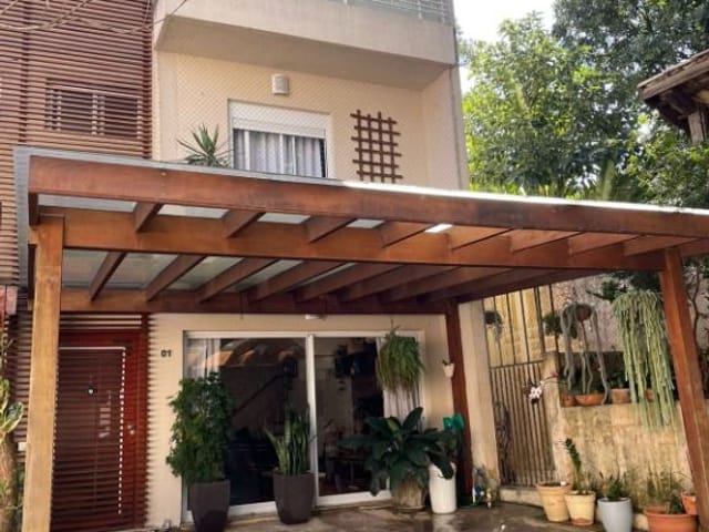 Sobrado com 186m² 3 quartos e 4 banheiros, à venda, no bairro Jardim Barbacena em Cotia