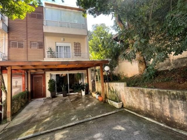 Sobrado com 186m² 3 quartos e 4 banheiros, à venda, no bairro Jardim Barbacena em Cotia