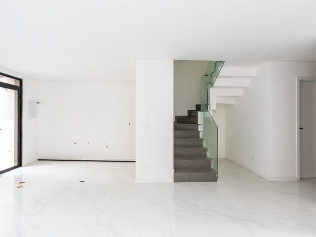 Sobrado com 148m² 3 quartos e 4 banheiros, à venda, no bairro Santa Felicidade em Curitiba